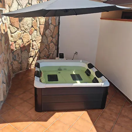 Domus Luxi Porto Frailis Casa de Férias
